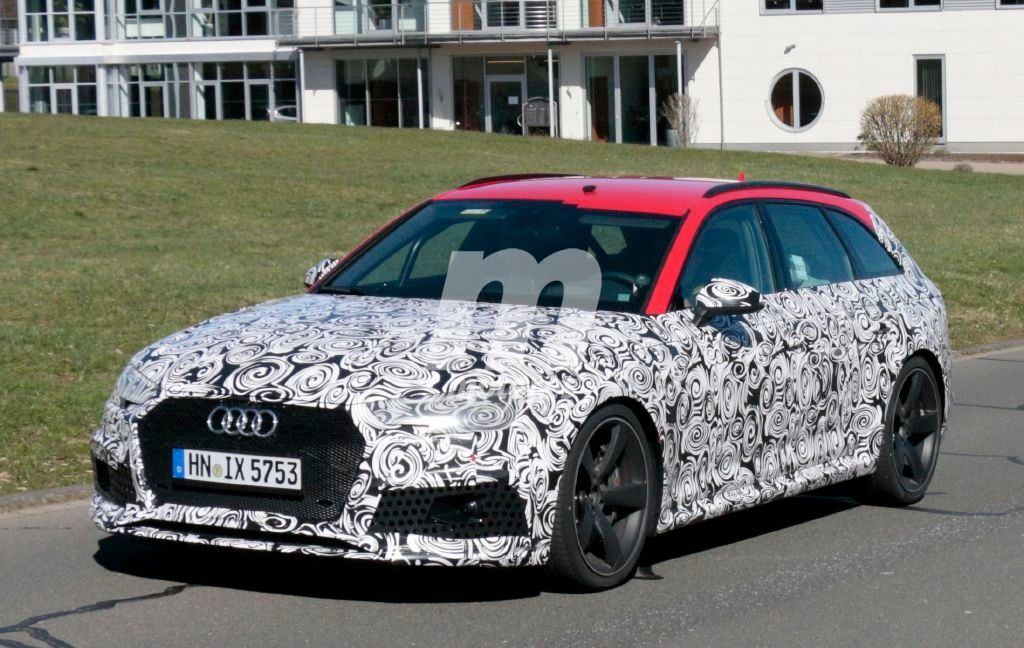 Volvemos a cruzarnos con el renovado Audi RS4 Avant 2018