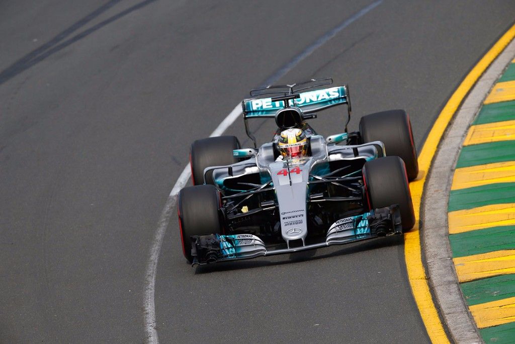 Hamilton se lleva una pole de otro mundo