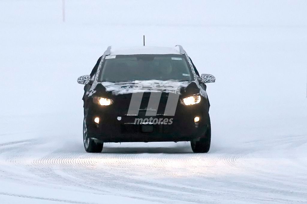 KIA Stonic 2018: continúa su desarrollo en la nieve pero ya muestra sus colores