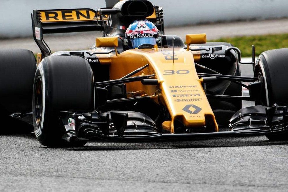 La FIA solicita a Renault modificar el soporte de su alerón trasero