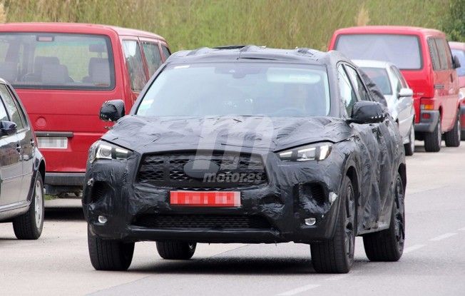 Infiniti QX50 2018 - foto espía frontal