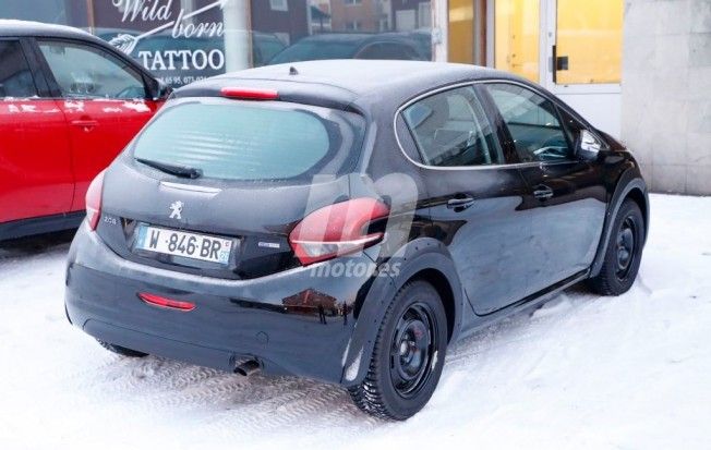 Peugeot 208 2018 - foto espía