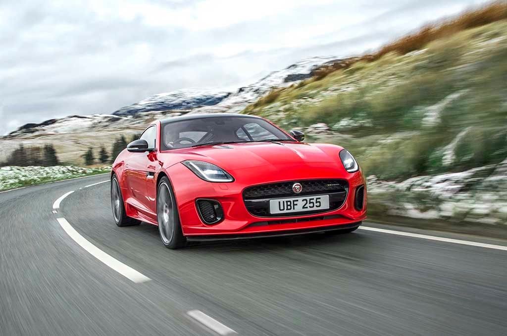 El Jaguar F-Type incorpora a su gama un motor de cuatro cilindros de 300 CV