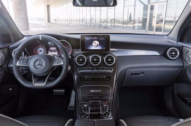 Mercedes-AMG GLC 63 S 4MATIC+ 2017 - interior