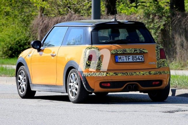 MINI Cooper S 2018 - foto espía posterior