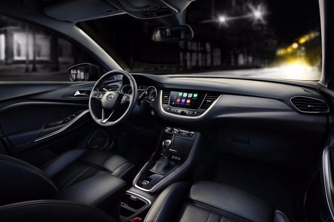 Opel Grandland X 2018 - interior