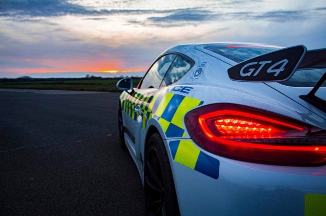 Porsche Cayman GT4 de Policía