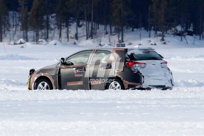 Toyota Auris 2018 - foto espía posterior