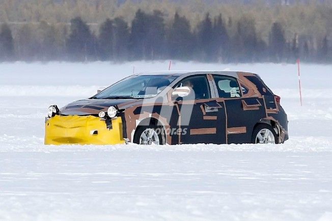 Toyota Auris 2018 - foto espía