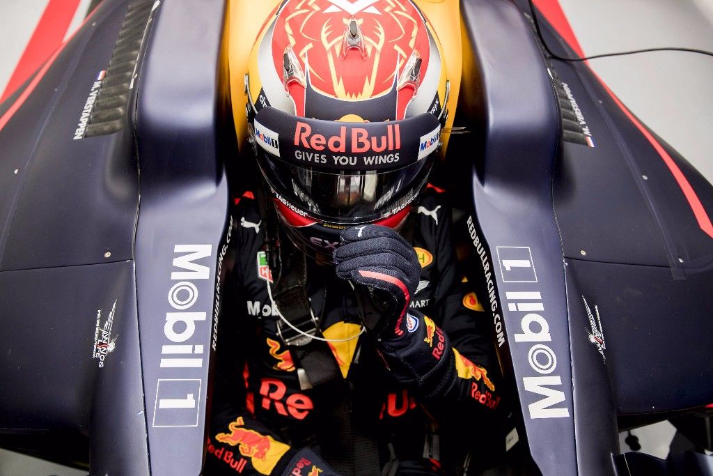 Verstappen: "Espero que se sigan utilizando motores de gasolina"