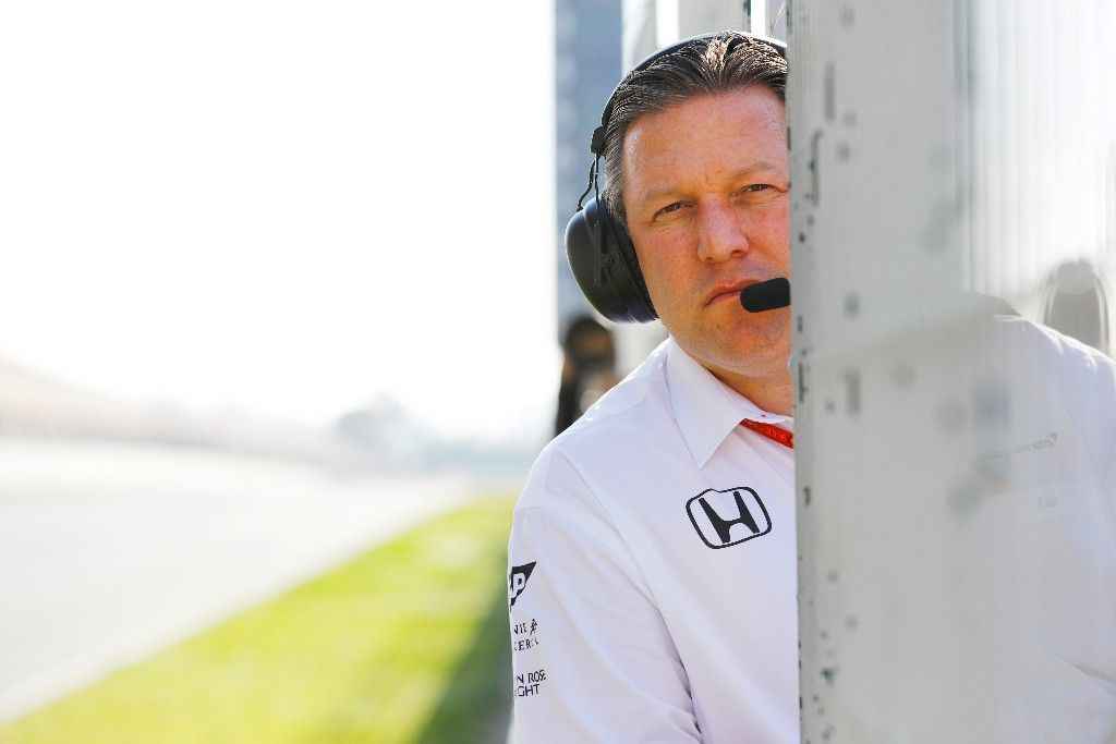 Zak Brown espera que Honda siga el ejemplo de Renault