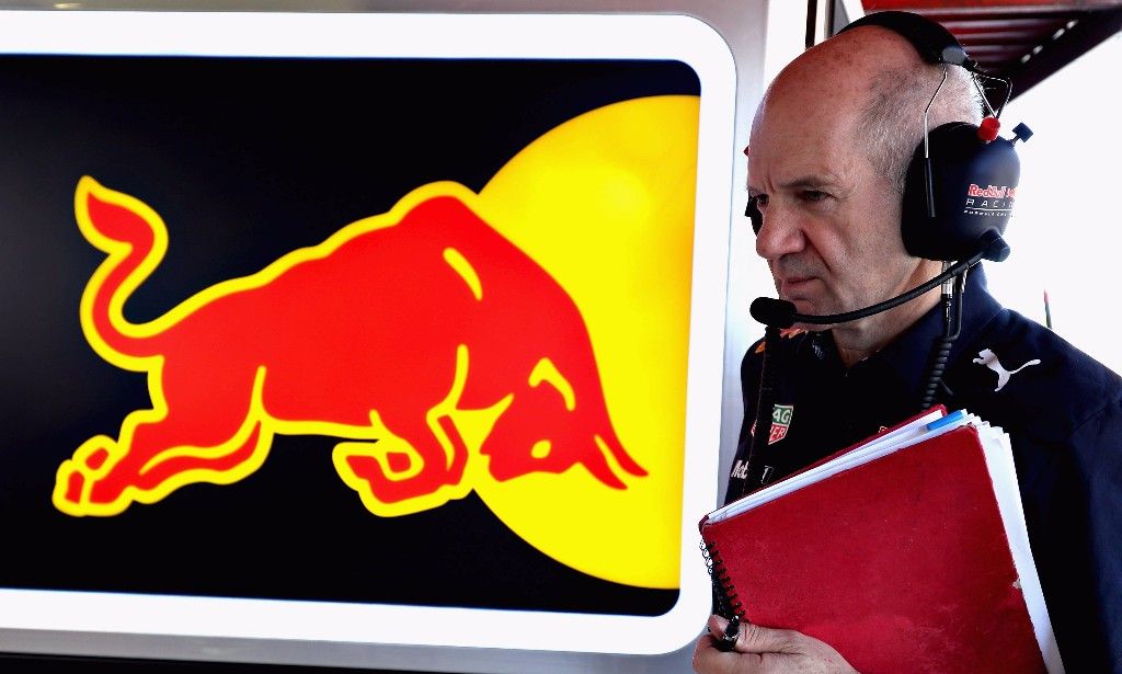 Adrian Newey acude al rescate del RB13