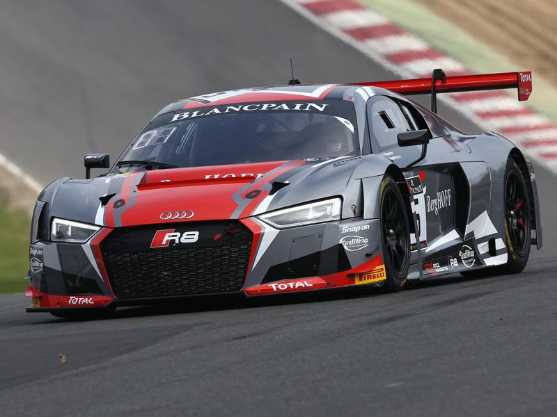 Audi y BMW empiezan como referencia en Brands Hatch