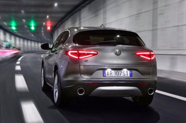 Alfa Romeo Stelvio - posterior