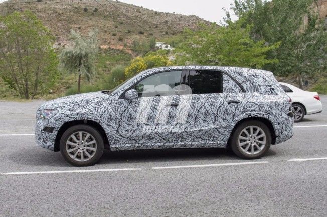 Mercedes GLE 2019 - foto espía lateral