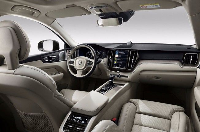 Volvo XC60 2017 - interior