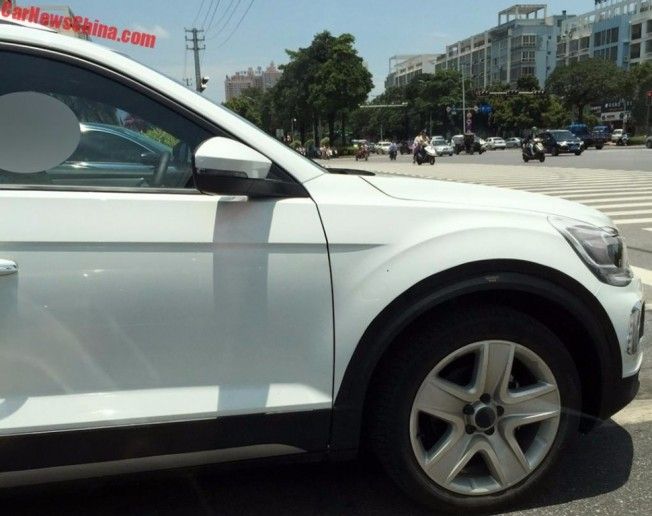 Volkswagen T-ROC 2018 - foto espía