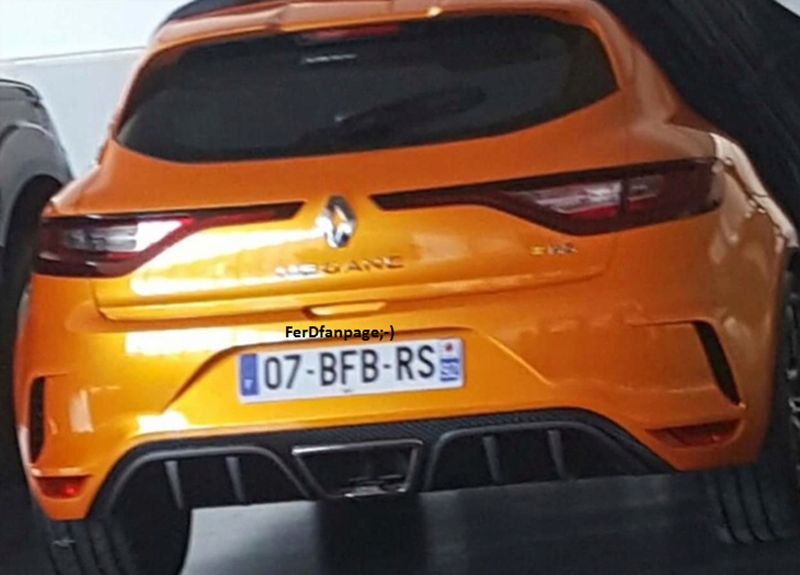 ¡Sorpresa! Se filtra el Renault Mégane RS 2018: su zaga totalmente al descubierto