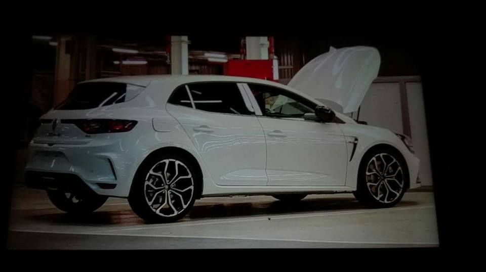 Renault Mégane R.S. 2018: nueva filtración nos muestra su habitáculo por primera vez