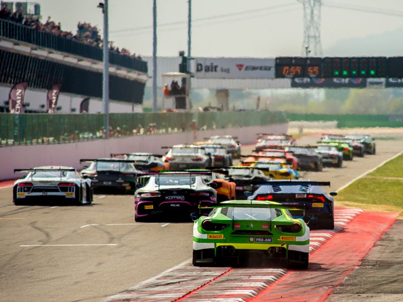 Un total de 34 GT3 lucharán por la gloria en Brands Hatch