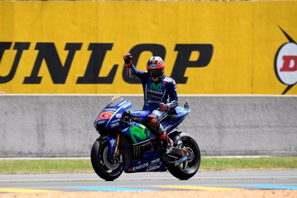 Viñales gana el GP de Francia tras las caídas de Márquez y Rossi