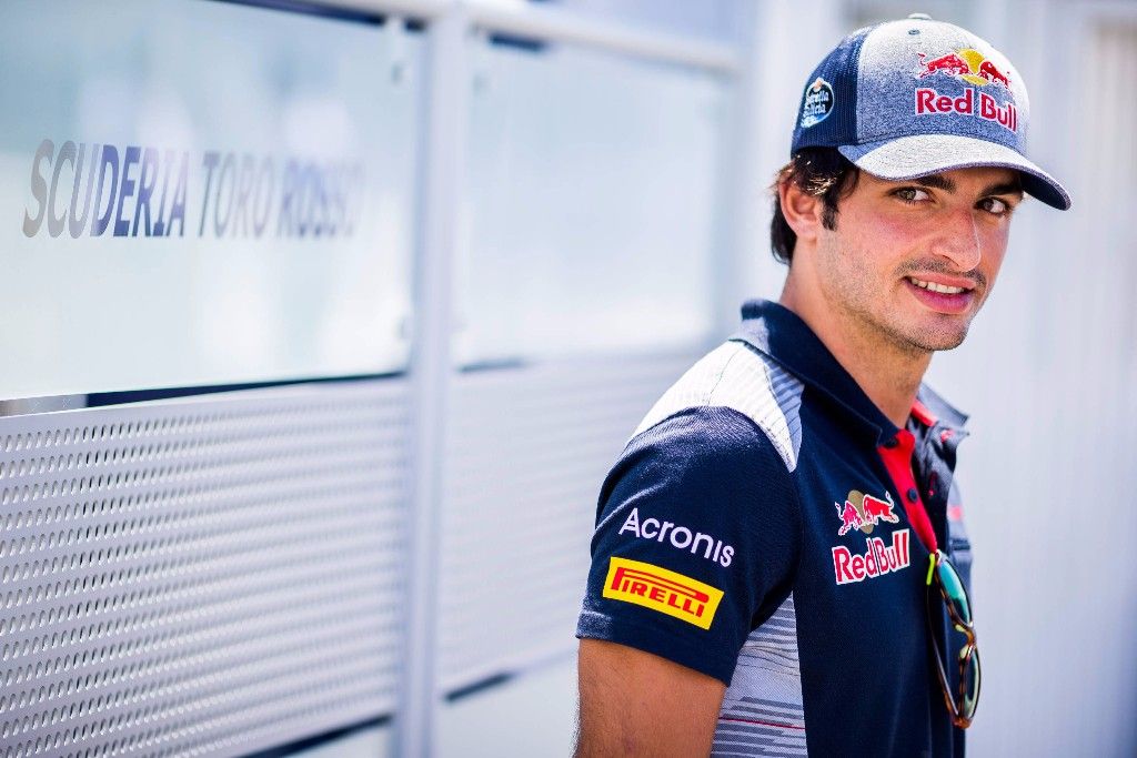 Sainz: "No voy a cerrar la puerta a seguir un año más en Toro Rosso"