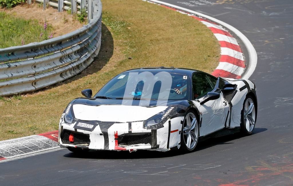 El Ferrari 488 GTB híbrido se deja ver desde más cerca