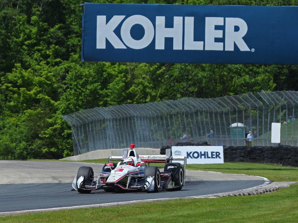 Hélio Castroneves dirige con su tercera pole a una Penske imparable