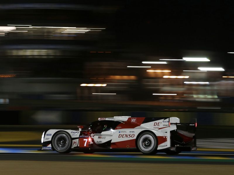 Kobayashi coloca a Toyota en pole provisional en Le Mans