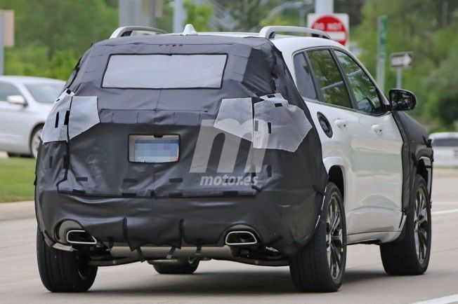 Jeep Cherokee 2018 - foto espía posterior