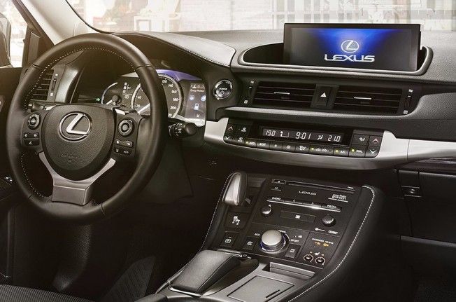 Lexus CT 200h 2018 - interior