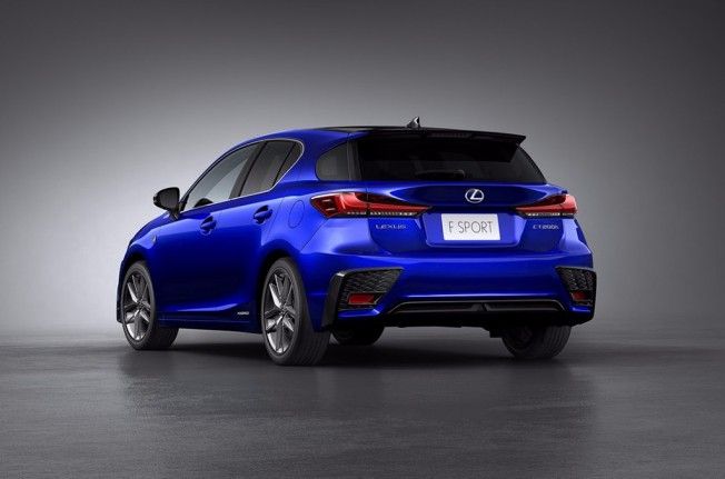 Lexus CT 200h 2018 - posterior