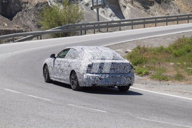 Peugeot 508 2019 - foto espía posterior