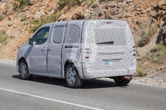 Peugeot Partner 2018 - foto espía posterior