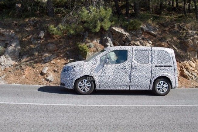 Peugeot Partner 2018 - foto espía posterior