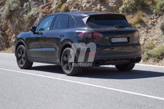 Porsche Cayenne 2018 - foto espía posterior