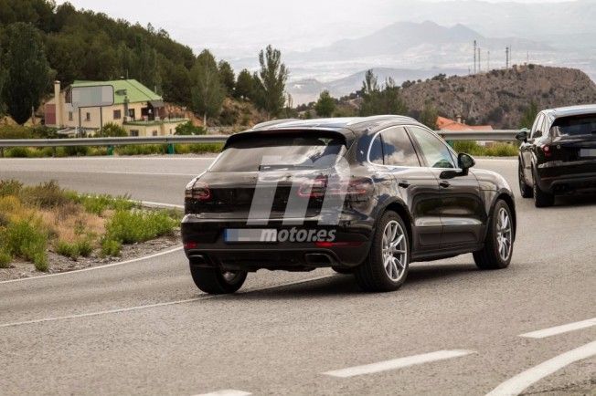 Porsche Macan 2018 - foto espía posterior