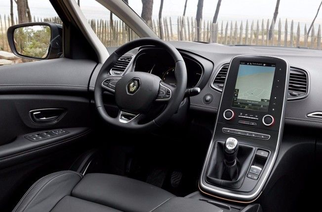 Renault Scénic 2017 - interior