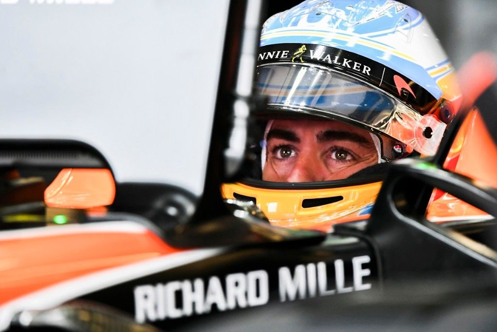 Alonso apunta que acabar séptimos es “la única revolución” posible en McLaren