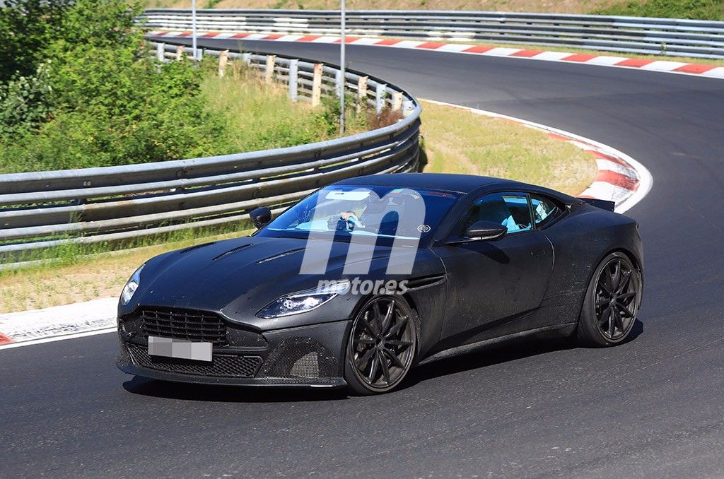 El nuevo Aston Martin DB11 S 2018 se deja ver a su paso por Nürburgring