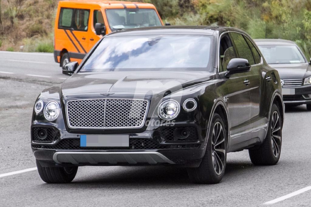 Bentley Bentayga Plug-In Hybrid, primera vez que posa ante nosotros