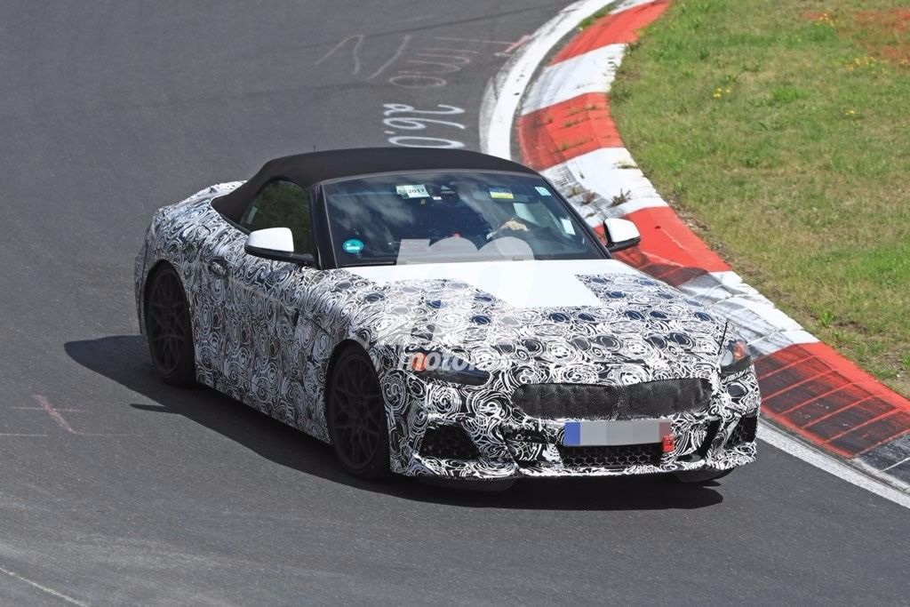 El BMW Z5 Roadster 2018 se deja ver en Nürburgring con menos camuflaje