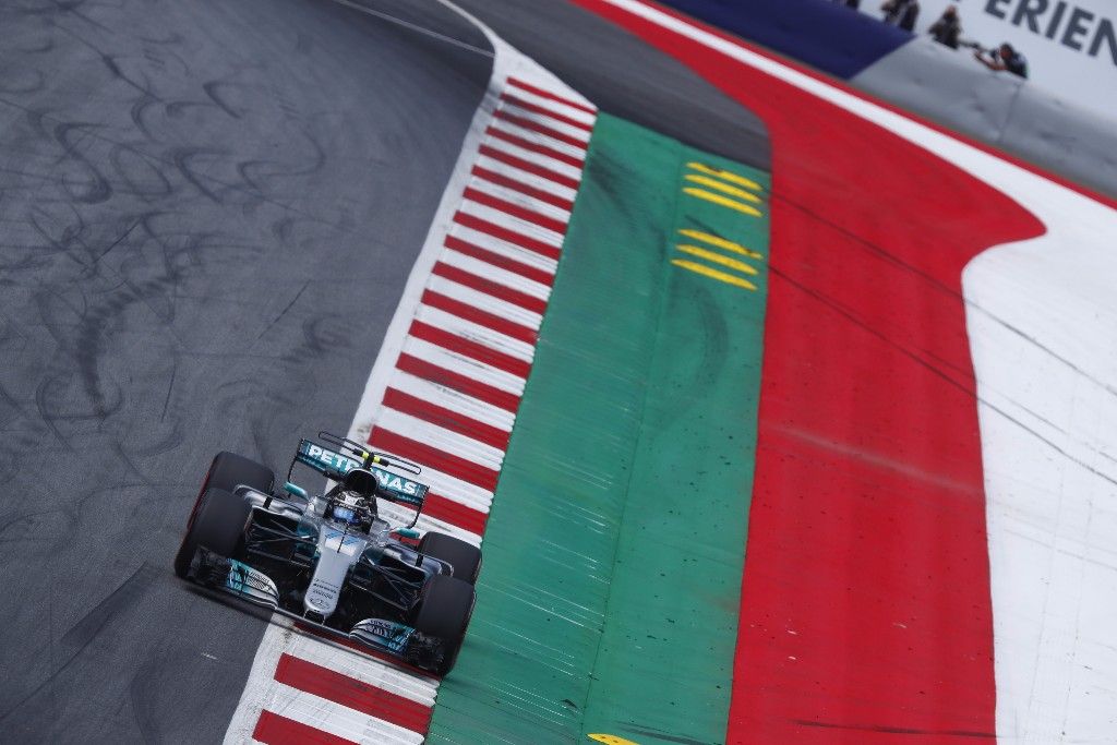 Bottas se viste de Hamilton en Austria