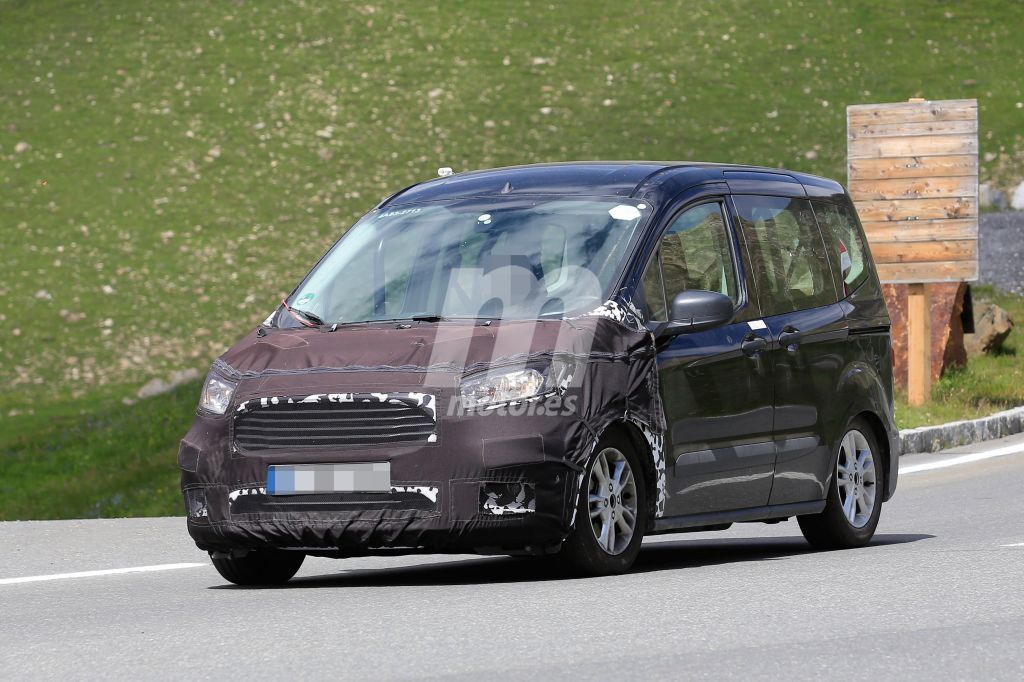 Ford Tourneo Courier 2018: nuevas imágenes del inminente facelift