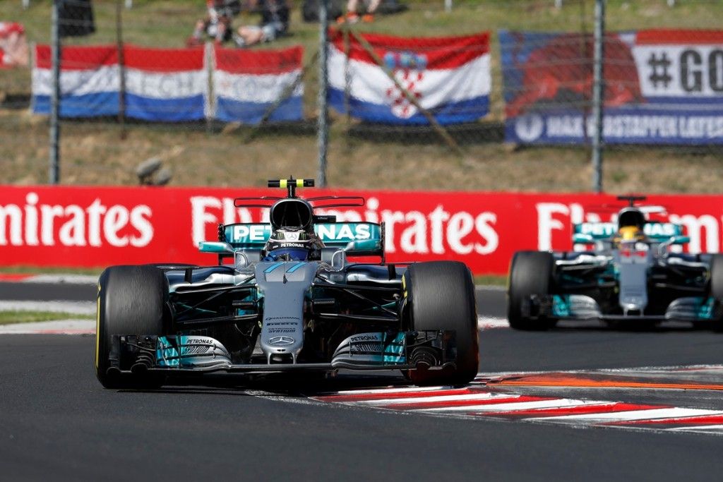 Hamilton es "un hombre de palabra" pero pierde comba en el campeonato