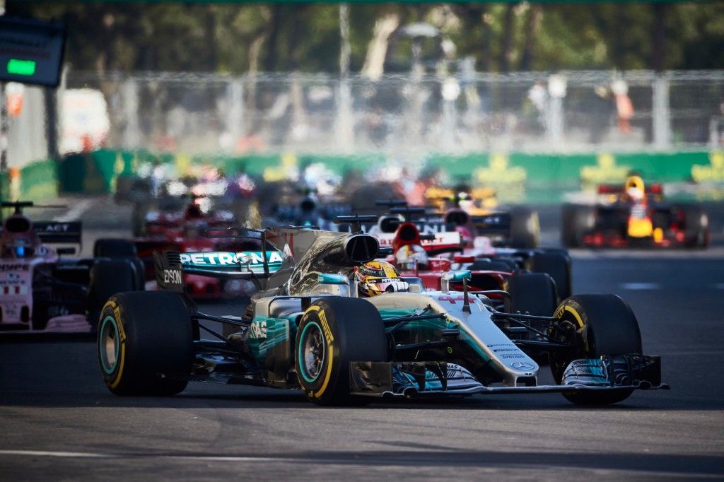 Hamilton explica su procedimiento con el Safety Car en Bakú