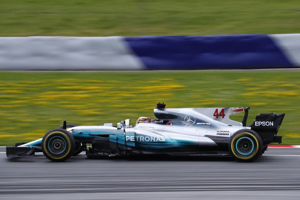 Hamilton golpea primero, y por dos veces, en Spielberg