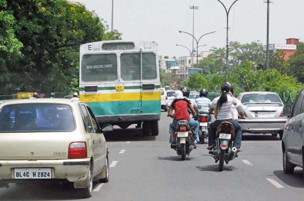 India prohibirá los coches autónomos para proteger los empleos