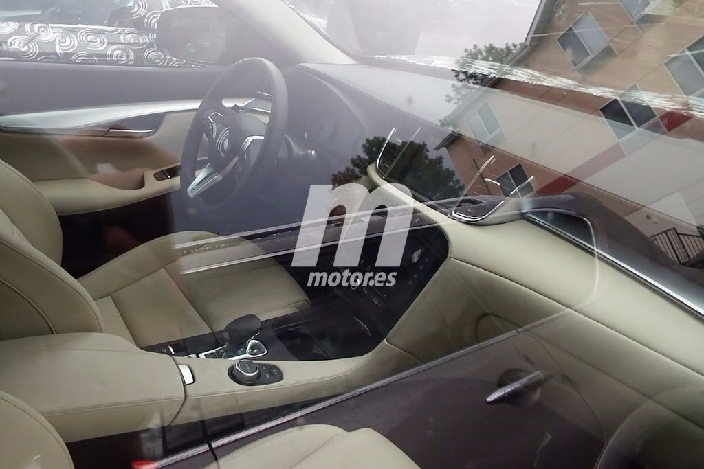 El nuevo Infiniti QX50 2018 pierde camuflaje y nos asomamos a su interior