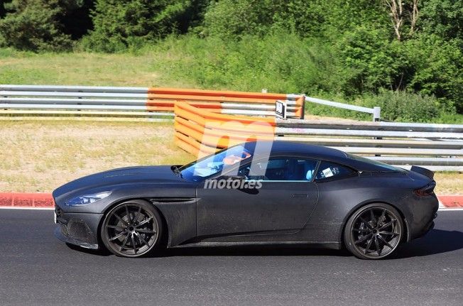 Aston Martin DB11 S 2018 - foto espía